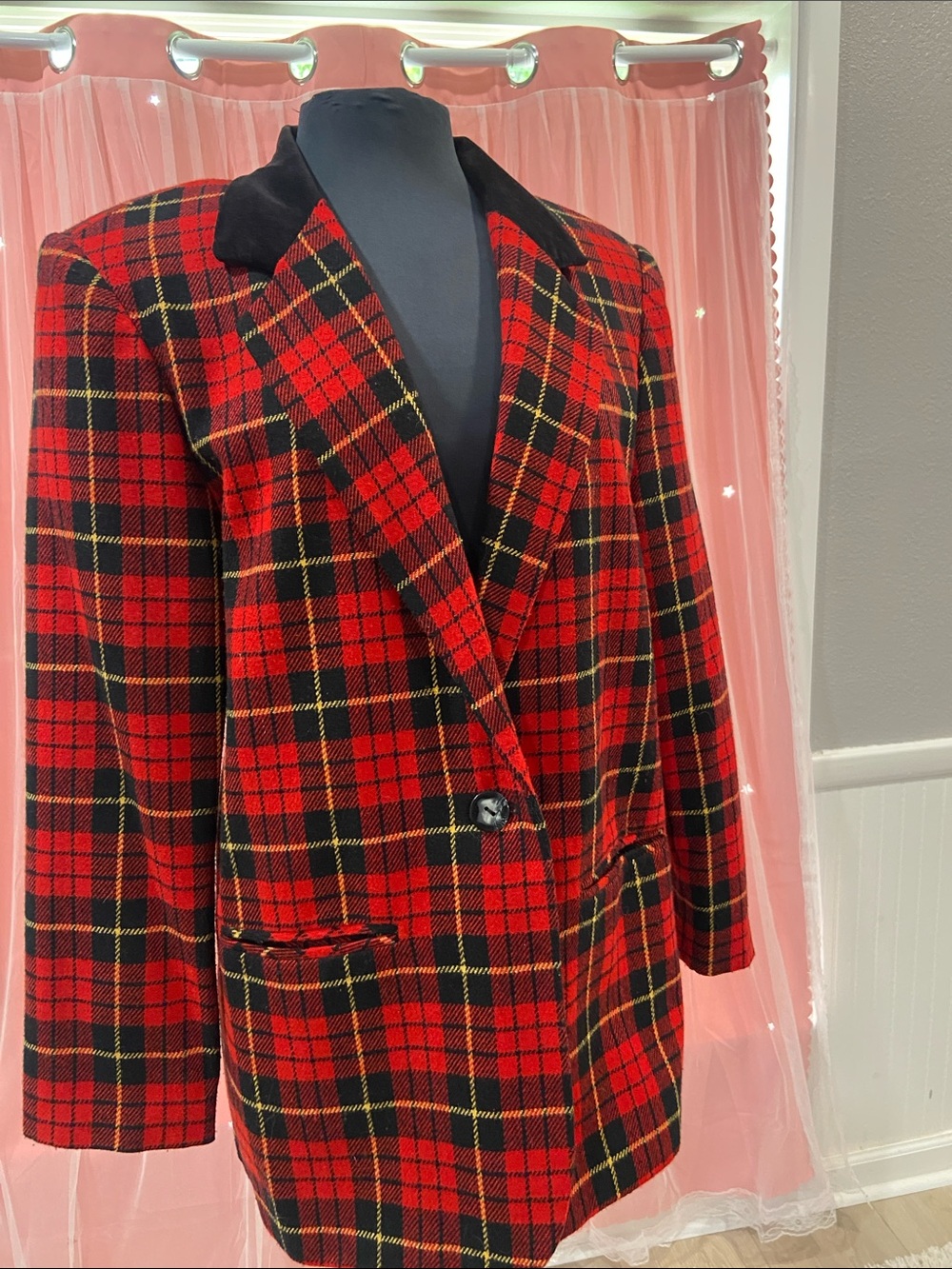 Sag Harbor Red Plaid Blazer with Black Accent Collar size 12